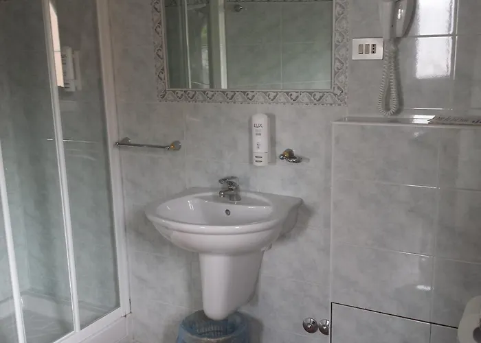 Отель Mirabeau